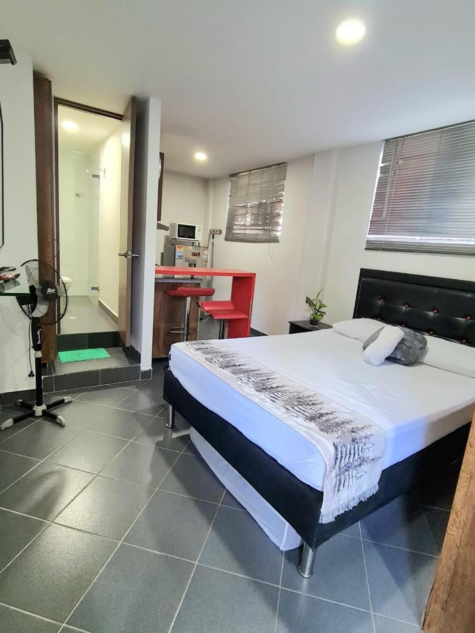 New Cozy Apartment In The Poblado, San Lucas Medellín Zewnętrze zdjęcie